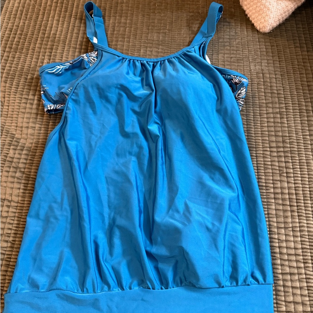 Women’s Bathing Suits Top and 2 pairs of bottoms